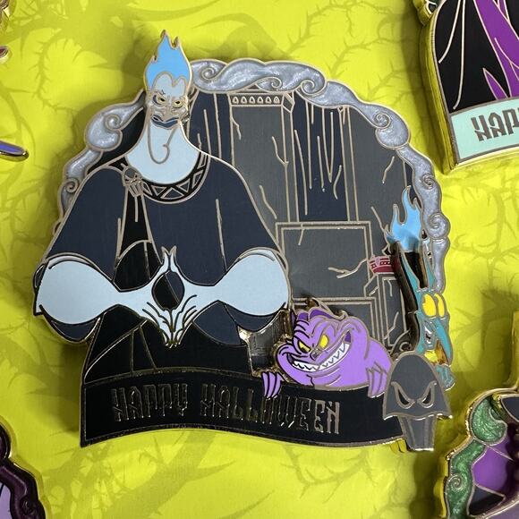 Disney Halloween Villains Lairs 5 Pin Box Set LE 1500 Ursula Hades Maleficent - Picture 7 of 9
